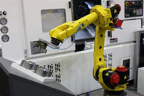 CNC Robots and Robotic Arms in Manufacturing .